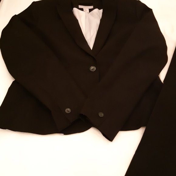 Black Suits Women - Picture 2 of 4